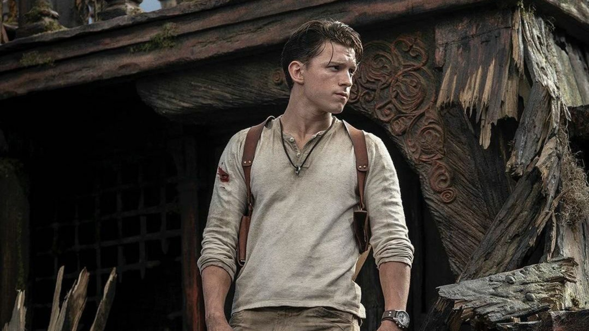 Tom Holland en la película Uncharted