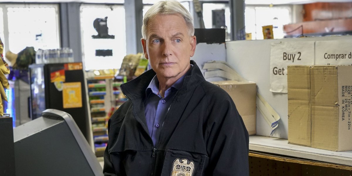 NCIS Mark Harmon at a crime scene