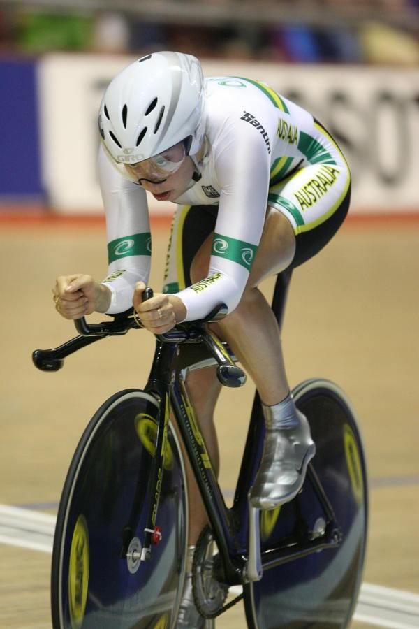 Josephine Tomic (Australia) did well to make the individual pursuit final, but was outclassed by Britain's Wendy Houvenaghel.