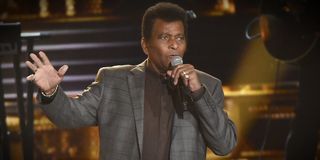 charley pride cmas death covid