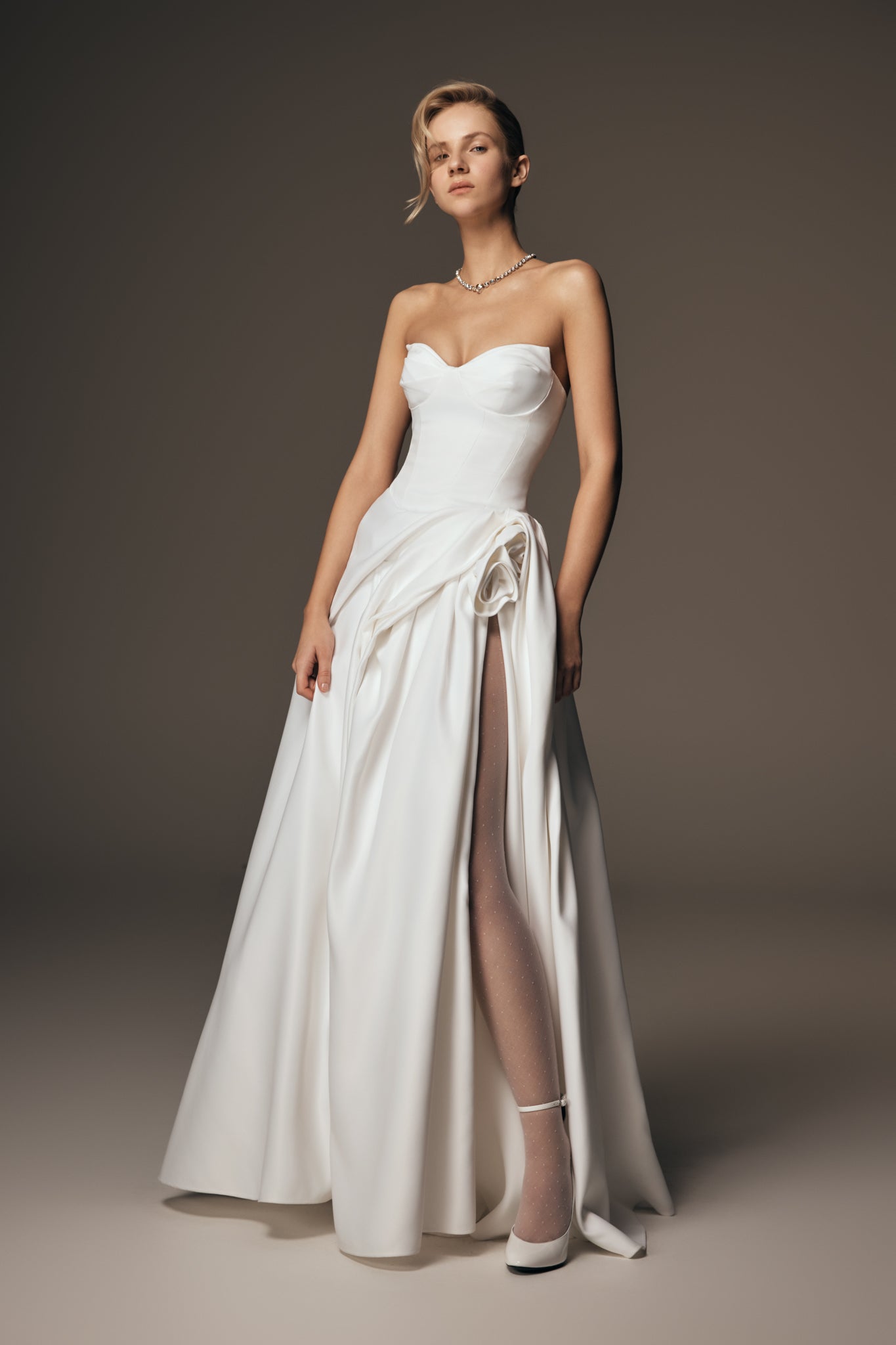 Elizabeth Strapless Corset Maxi Dress - White Xxs