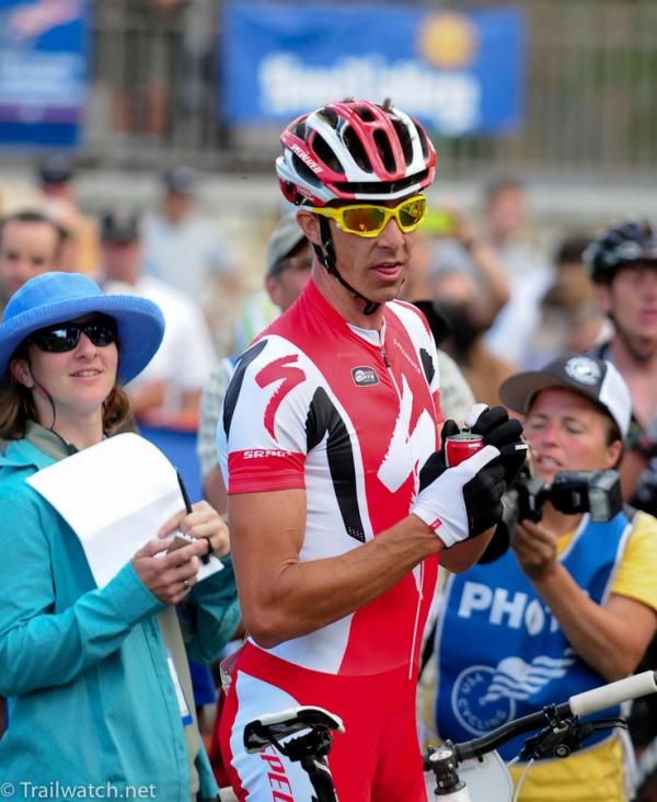 Todd Wells (Specialized) awaits the arrival of Sam Schultz