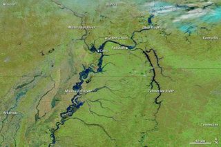 mississippi-river-flooding-110314-02