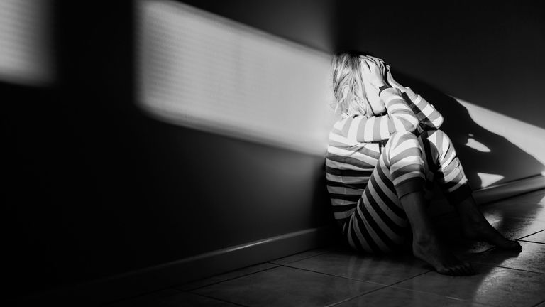 White, Black, Black-and-white, Monochrome, Light, Monochrome photography, Photography, Darkness, Room, Architecture,