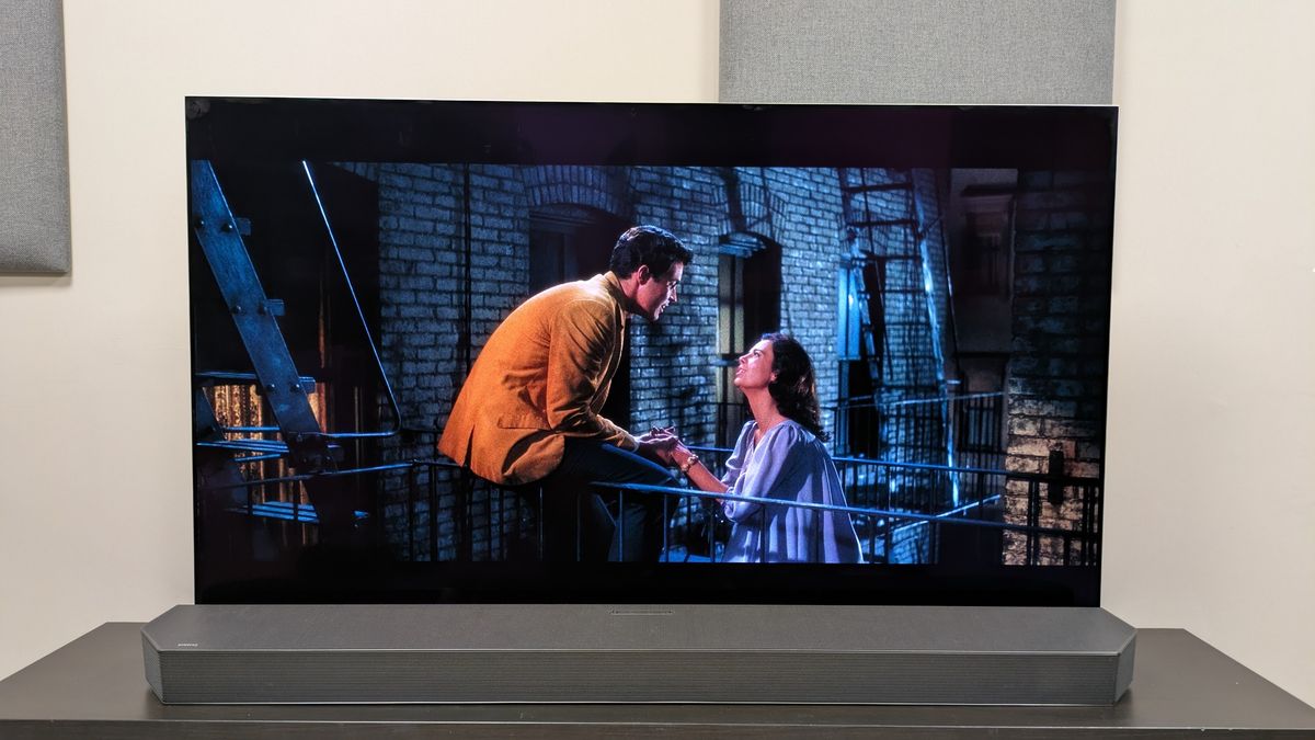 West Side Story (1961) 4K Blu-ray on LG G6 showing Tony and Maria