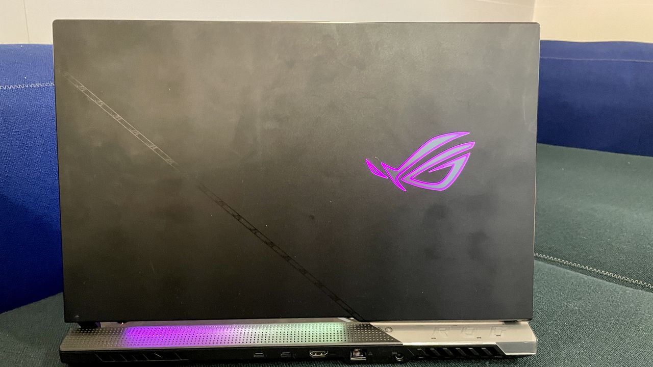 Asus ROG Strix Scar 17 (2022) G733Z