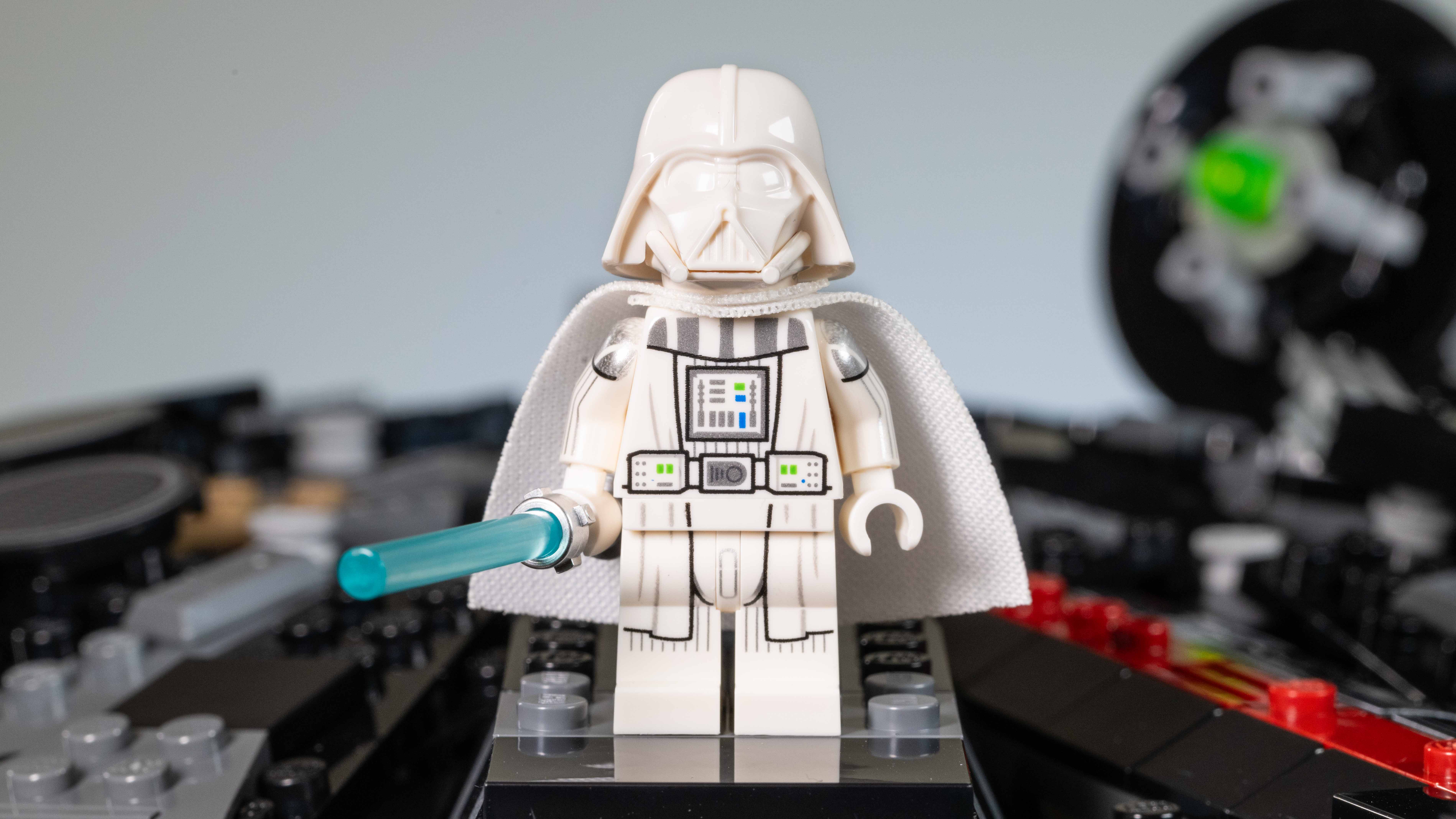 Lego Star Wars The Dark Falcon (75389) Jedi Vader (front)