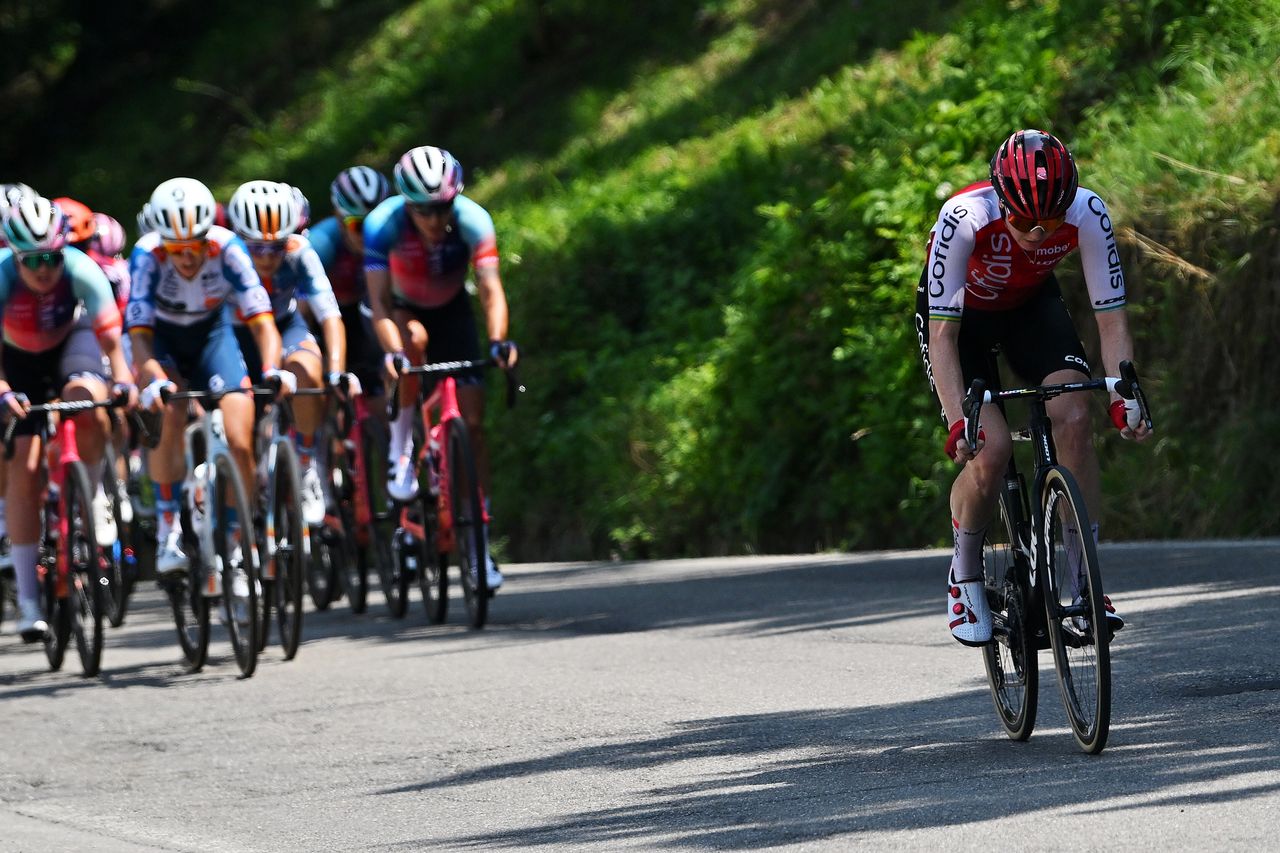 Sarah Roy's time out in frton ends as she is reeled back in by the peloton