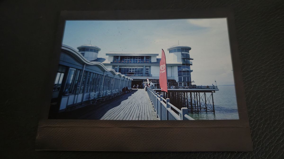 Fujifilm Instax Wide 400 review sample images