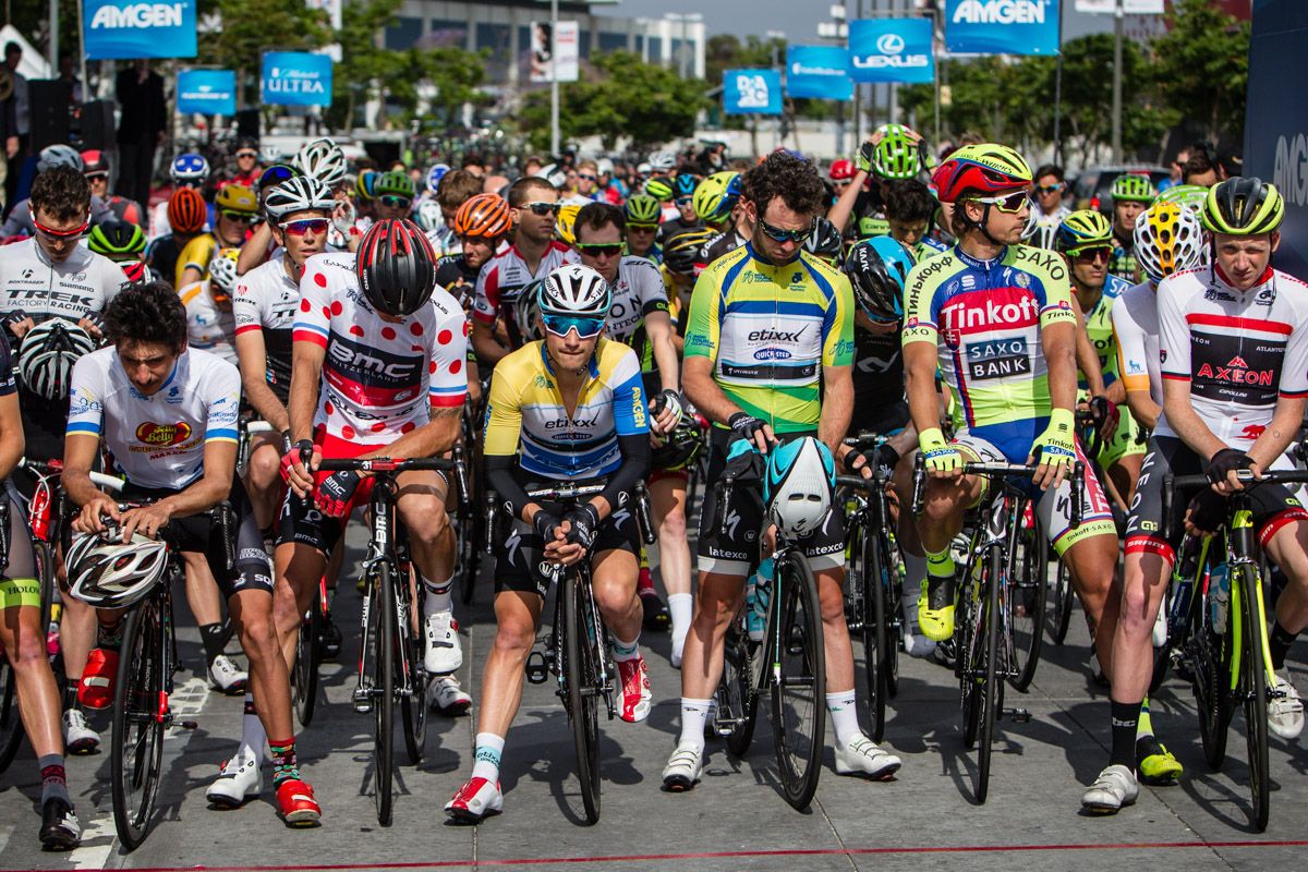 The jersey leaders on the start line
