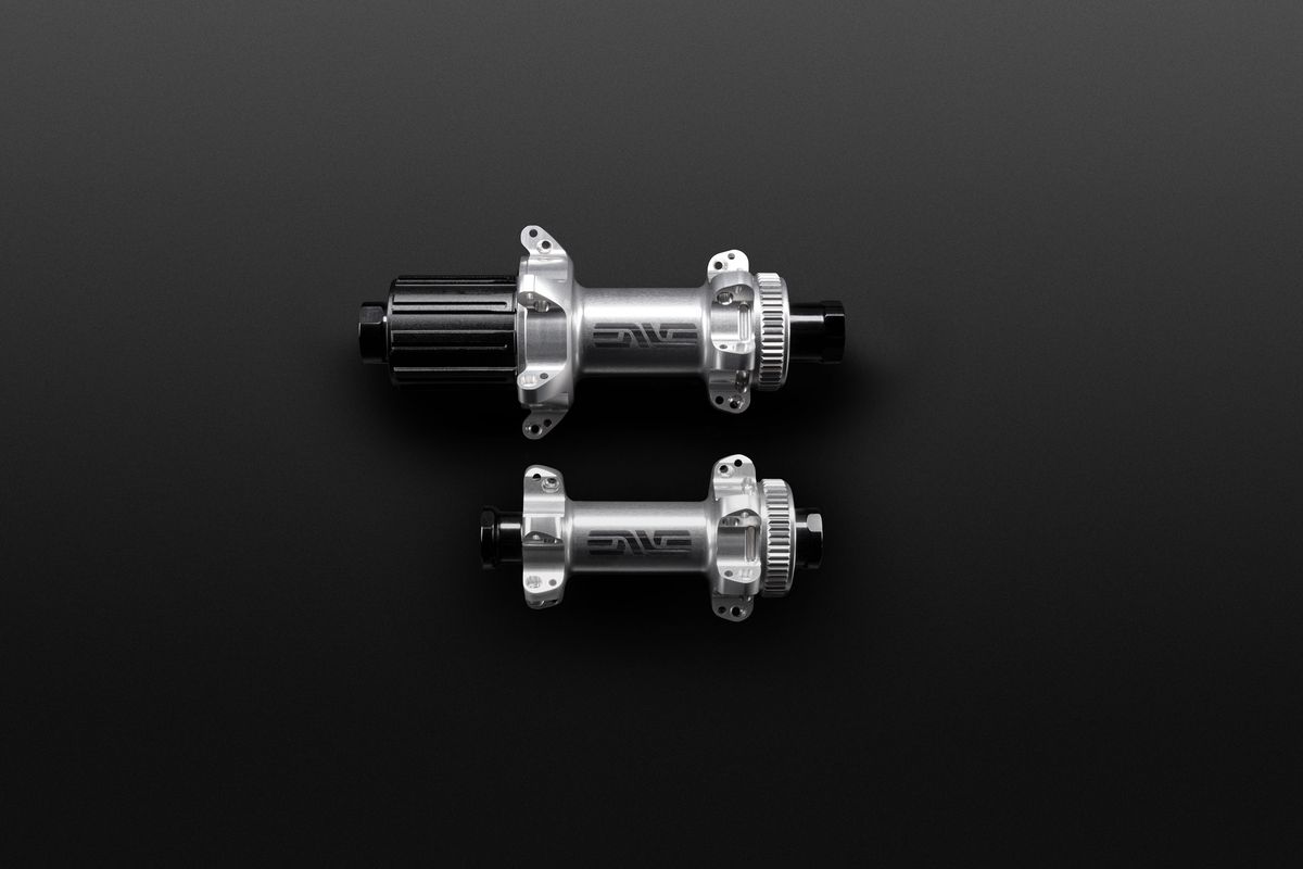 An ENVE SES 4.5 Pro wheel hubset