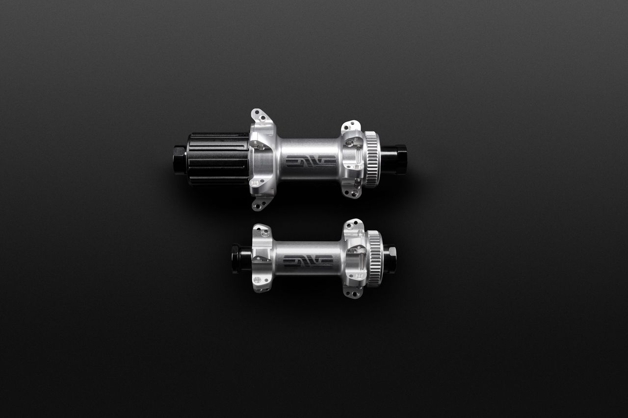An ENVE SES 4.5 Pro wheel hubset
