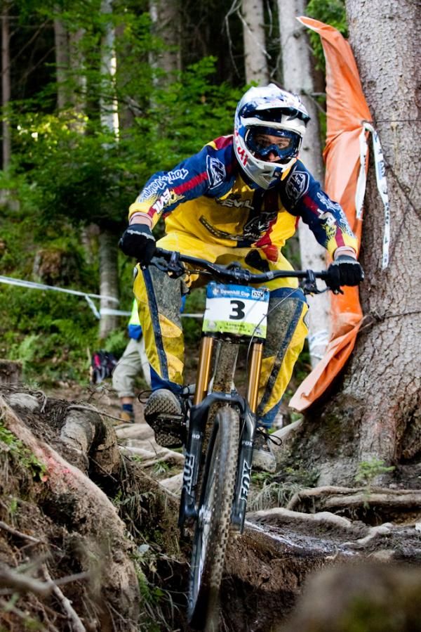 Steve Smith (MS Evil Racing) on his way to second place in the elite men's finals.