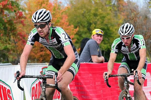 Jamey Driscoll and team-mate Jeremy Powers together on the pavement(Cannondale/cyclocrossworld.com).