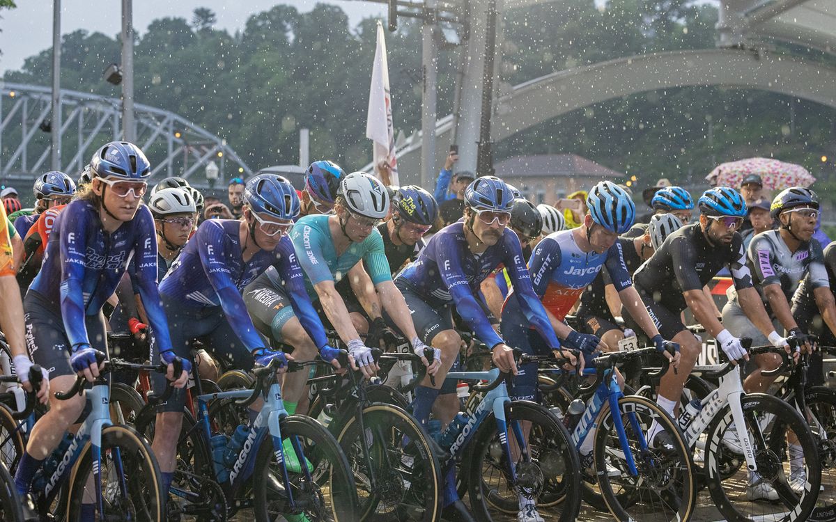 Whereas the women's race started in the dry and with a hope of staying that way, the men started and finshed racing in the rain.
