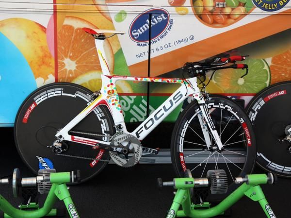 Jelly Belly's Focus Izalco Chrono frames are designed by renowned Swiss time trial builder Andy Walser.