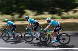 How do time cuts work in the Tour de France?
