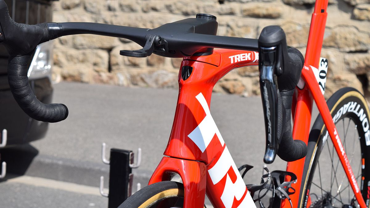 One of the most obvious design changes is the front area of the Madone where an inetgrated brake system usually sits on the rim brake version of the bike