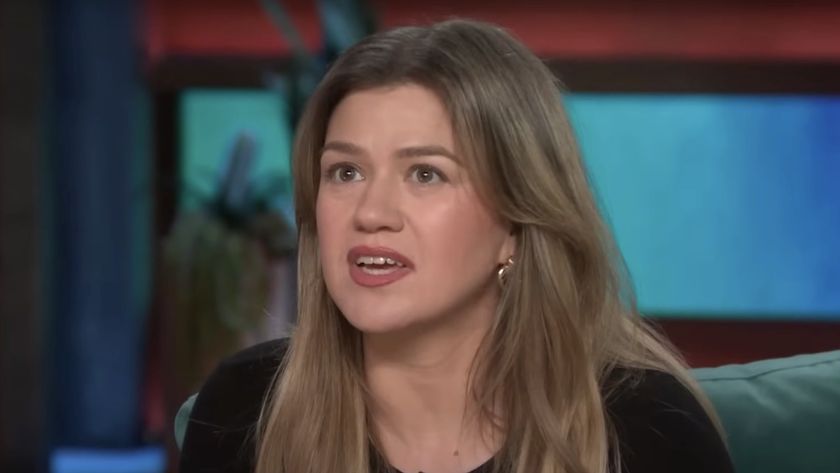 Kelly Clarkson talking to Tom Daley on The Kelly Clarkson Show