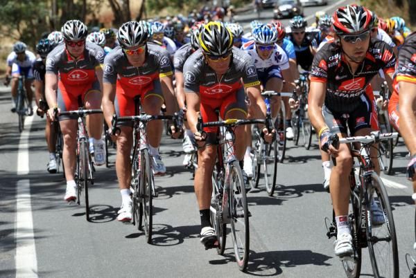 Lance Armstrong (RadioShack) leads his teammates