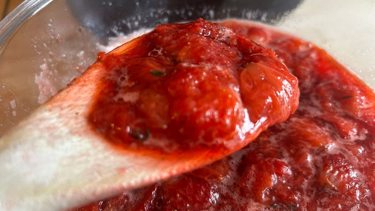 Cooled fruit compote prepared using Cosori 5L Rice Cooker