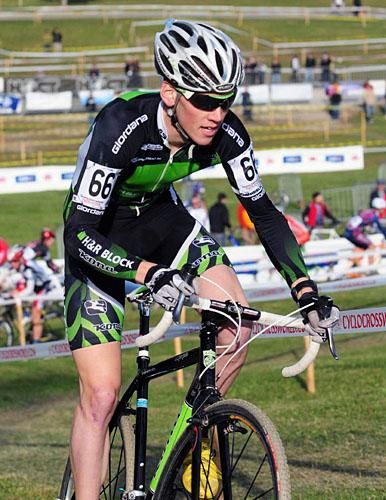Aaron Schooler (Team H&amp;R Block/Kona) climbing.