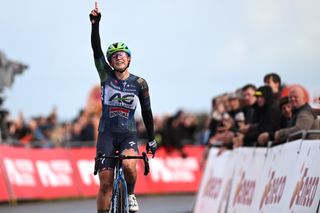 Eneco Tour Women: Letizia Borghesi powers clear on cobbles for memorable win on stage 4