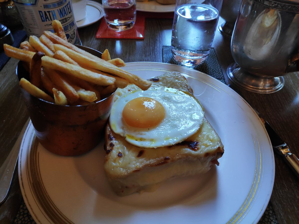 Picture of a breakfast taken with a Pocophone F1 Camera