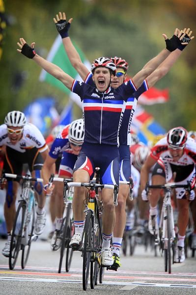 Arnaud D&eacute;mare takes the U23 world title ahead of teammate Adrien Petit