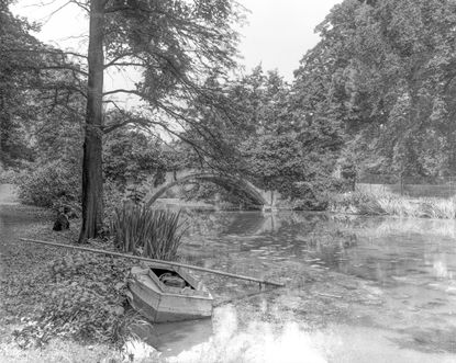 The classic bridge at Chiswick House, attributed to James Wyatt and built in 1774. &copy;Country Life Picture Library