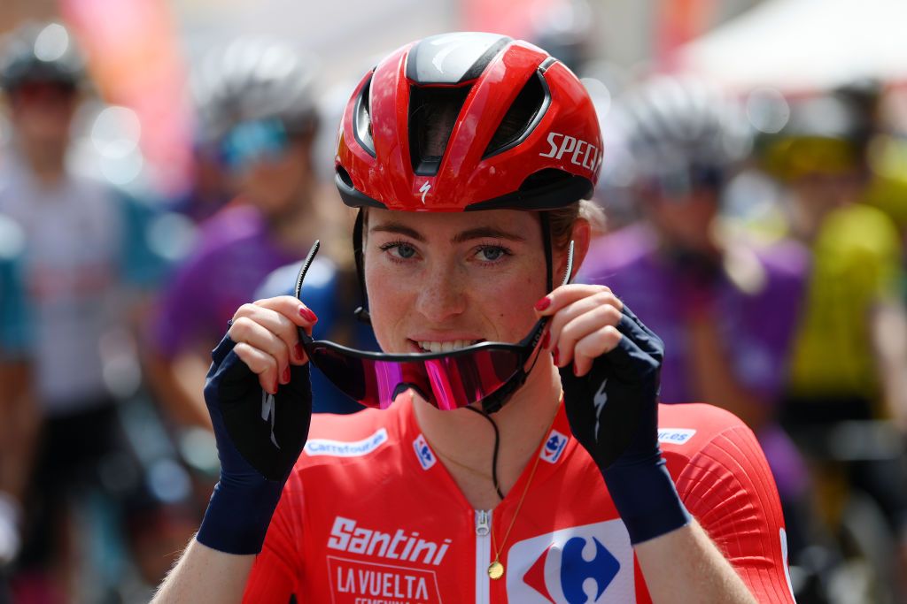 Demi Vollering in the La Vuelta Femenina leader's jersey