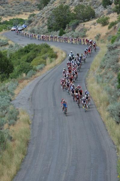 The bunch gets strung out.