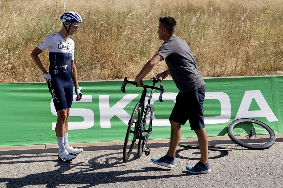 Vuelta Espana 2021 - 76th Edition - 2nd stage Caleruega - Burgos 166,7 km - 15/08/2021 - Crash - Alexander Cataford (CAN - Israel Start-Up Nation) - photo Luis Angel Gomez/BettiniPhoto&Acirc;&copy;2021