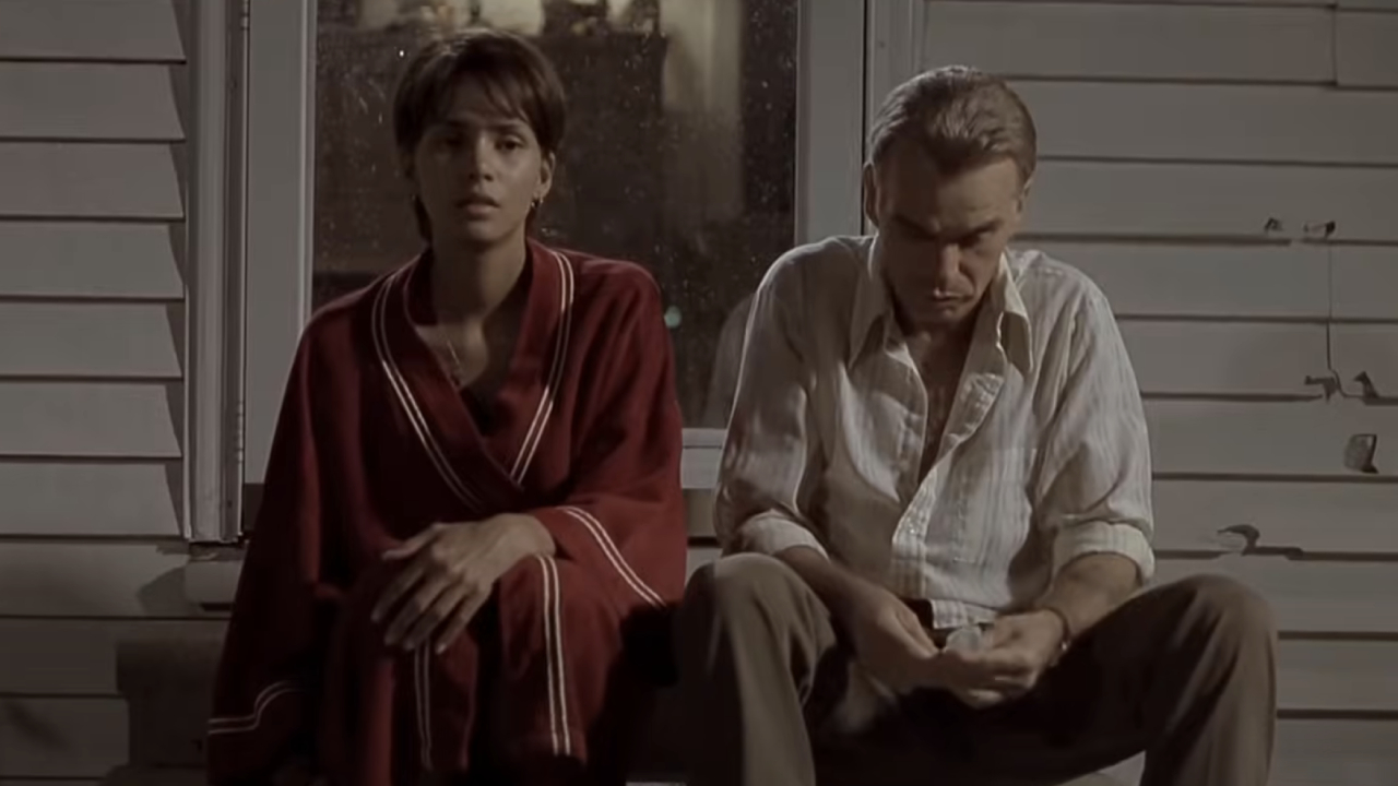 Halle Berry and Billy Bob Thornton in Monster's Ball