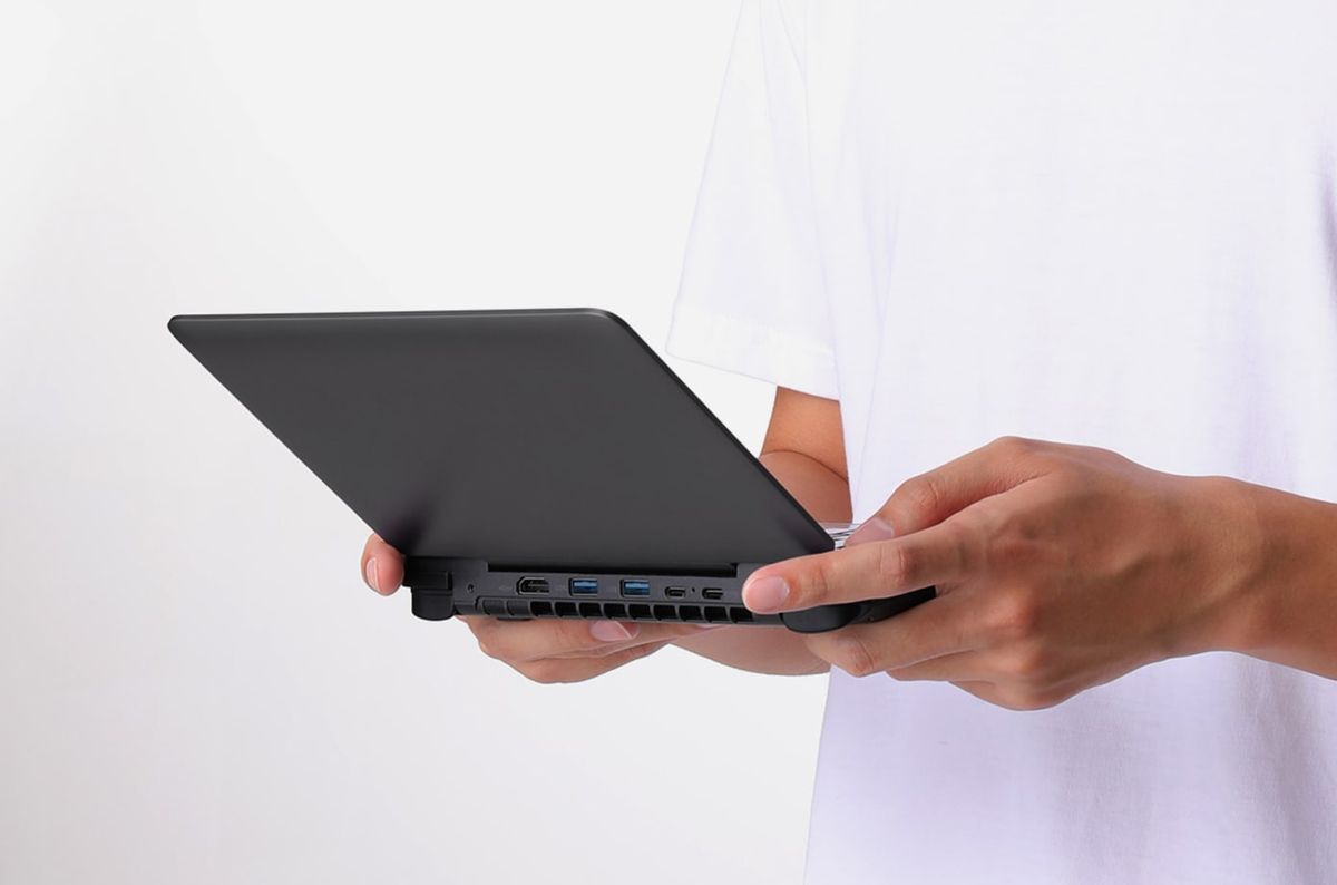 Images of the Win Max 2021 handheld.