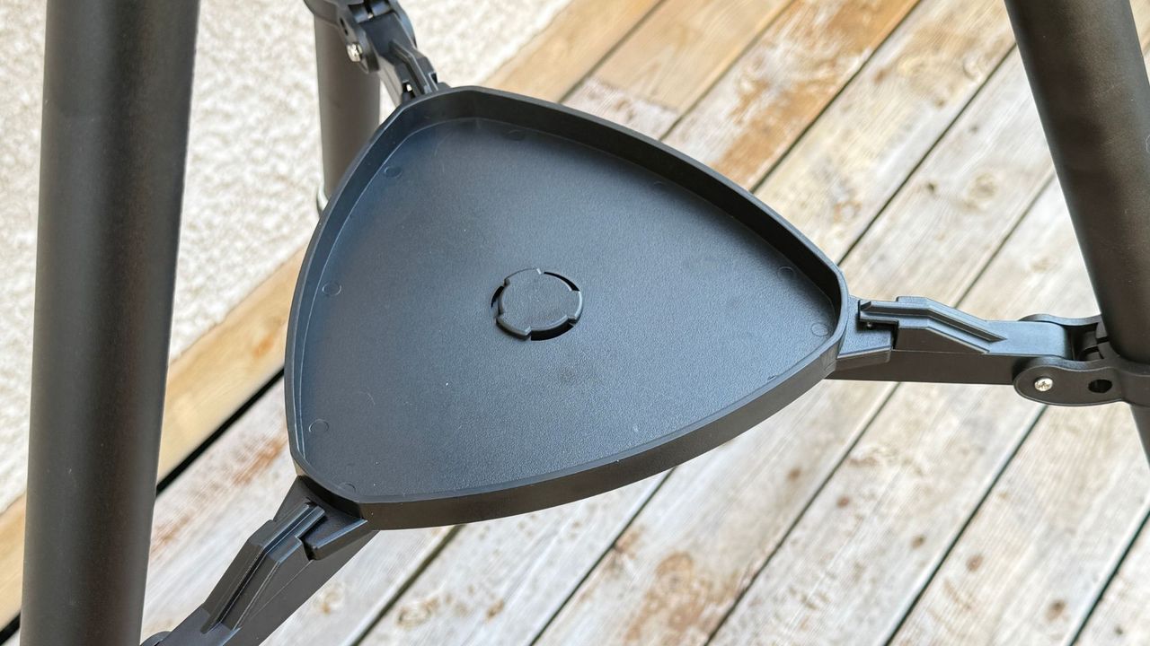 The accessory tray on the tripod on the Sky-Watcher SolarQuest solar telescope mount