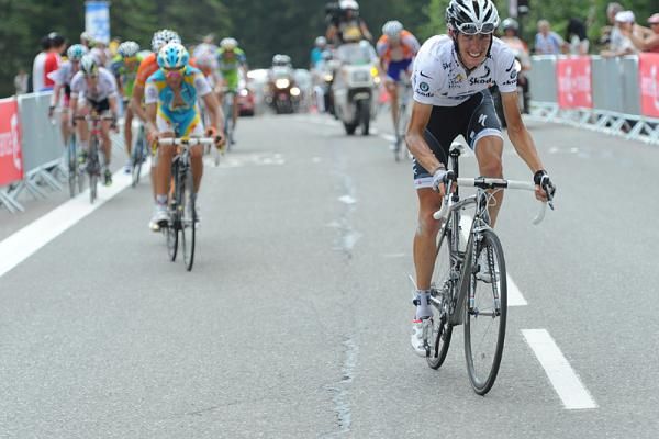 Andy Schleck (Saxo Bank) put in a powerful attack near the end of stage 8.