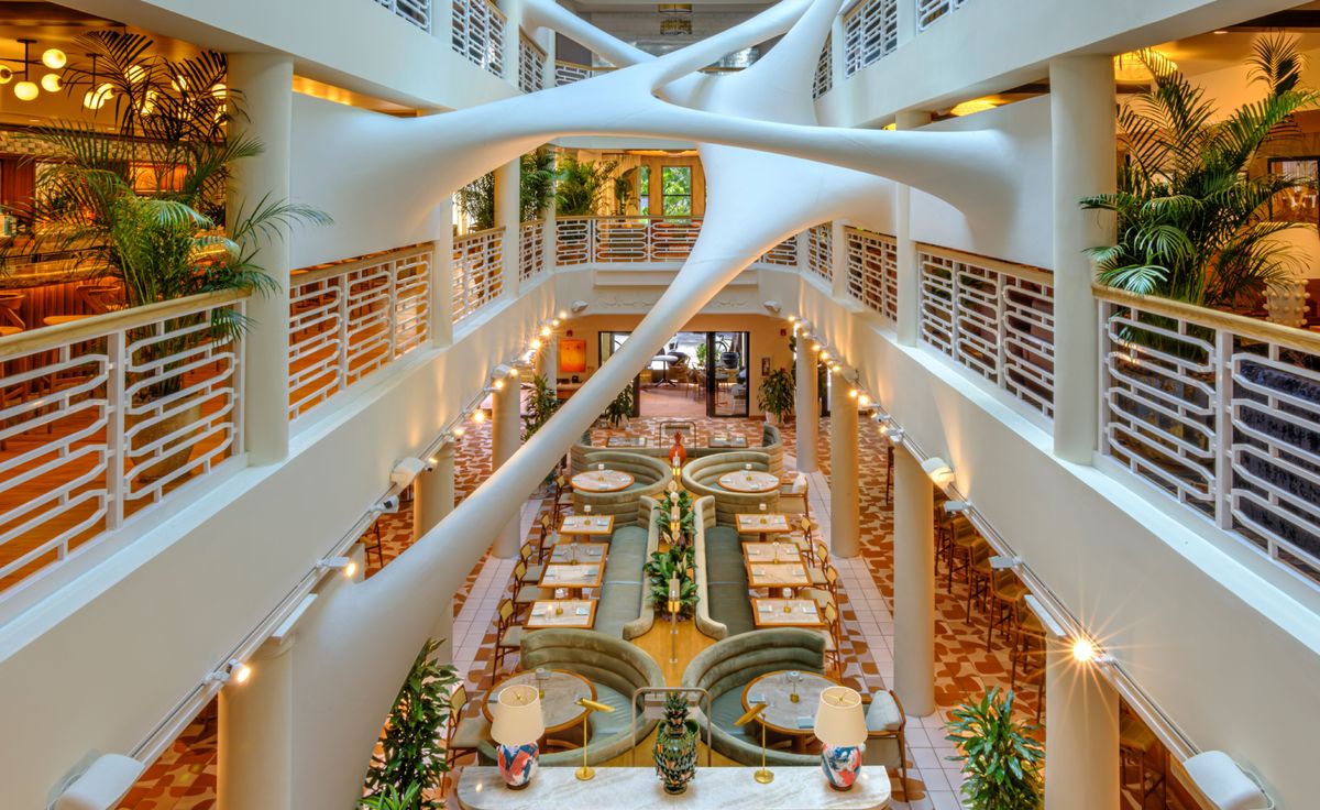 Elastika Miami restaurant review: dine under a colossal Zaha Hadid sculpture