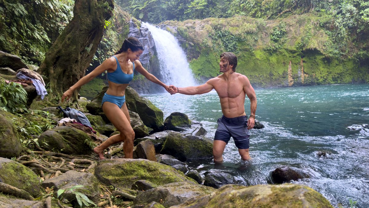 Rhiannon Fish, Christopher Russell in A Costa Rican Wedding