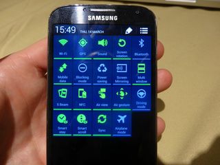 Samsung Galaxy S4 pull down menu