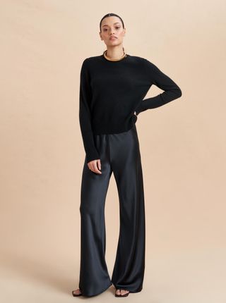 a la ligne model wears the Colby Pant