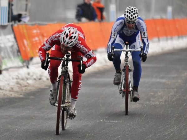 Martin Bina outsprints Martin Zlamalik for the podium.