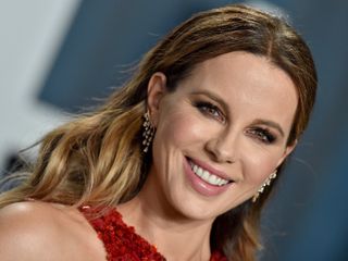 Kate Beckinsale poses on the red carpet