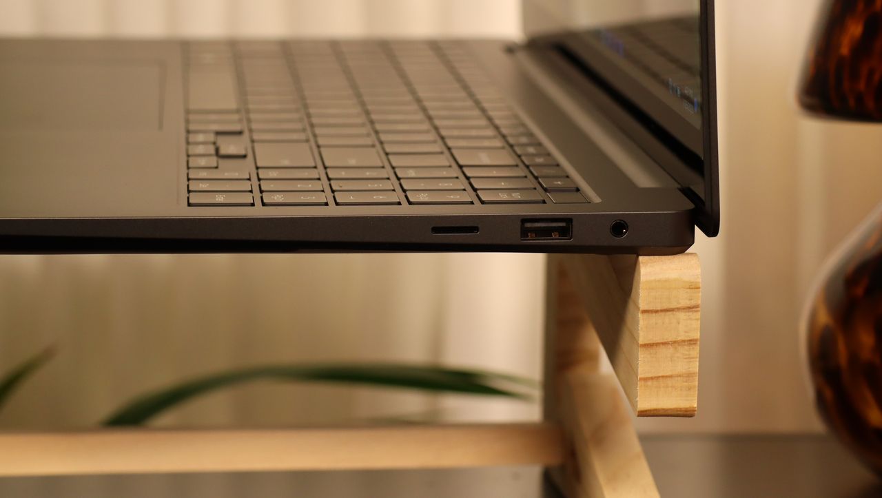 close up of Samsung Galaxy Book3