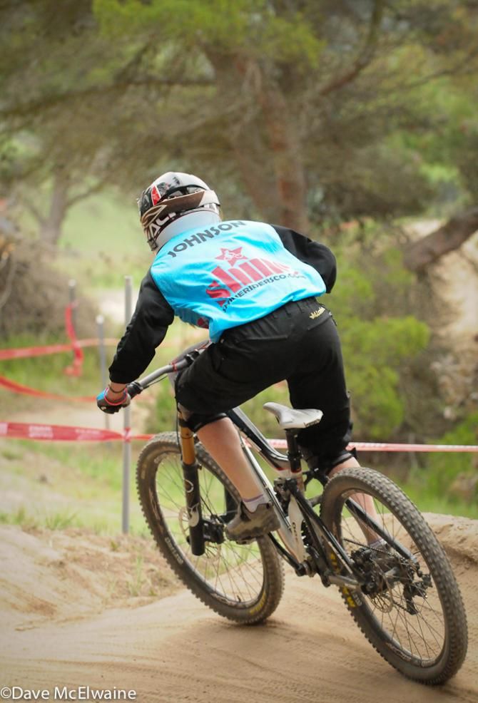Gretchen Johnson (Shinesouth) powering her way down the course