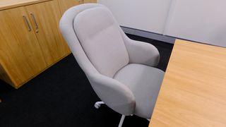 Koala Virtue office chair at a desk