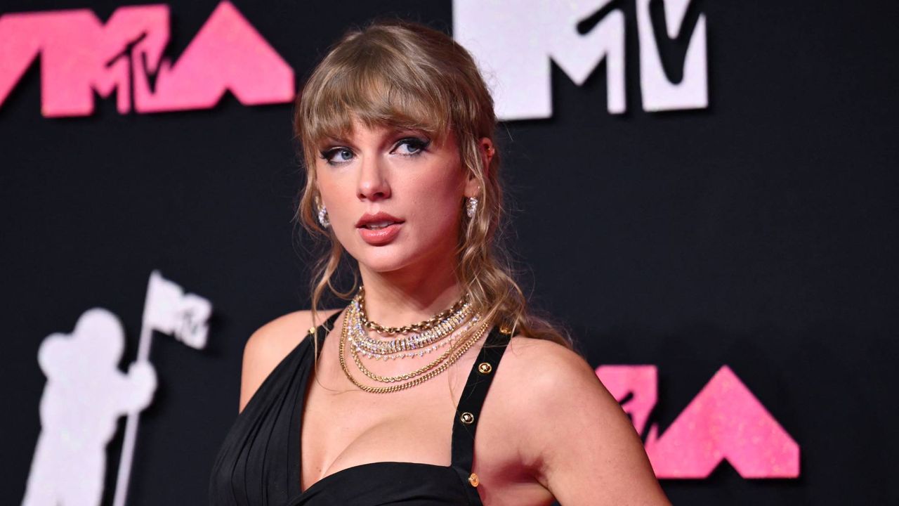 Taylor Swift Travis Kelce dating rumours