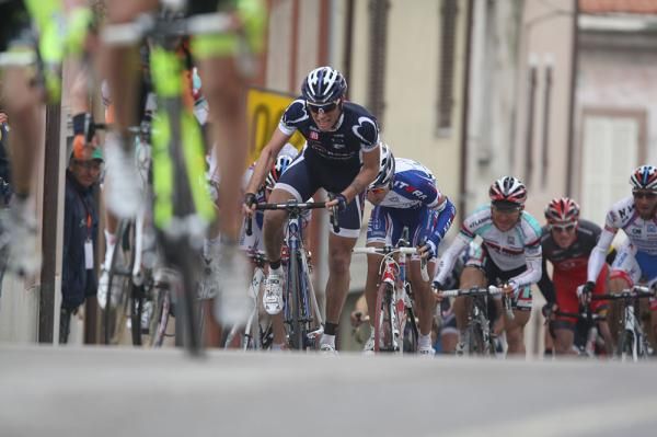 Damiano Caruso (De Rosa-Stac Plastic) pushed into the top 10 on the stage.