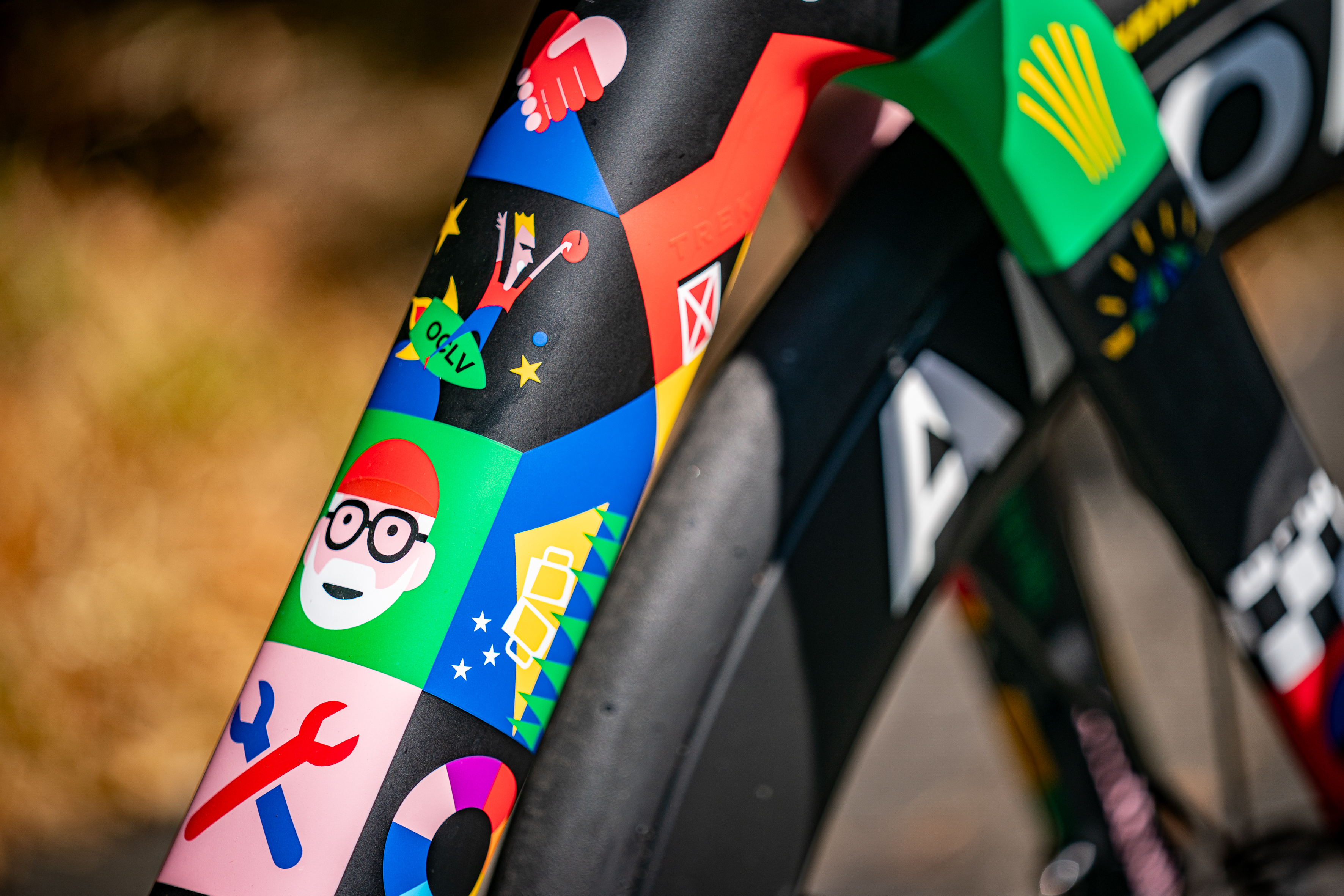 Colourfuil Trek Madone paint job