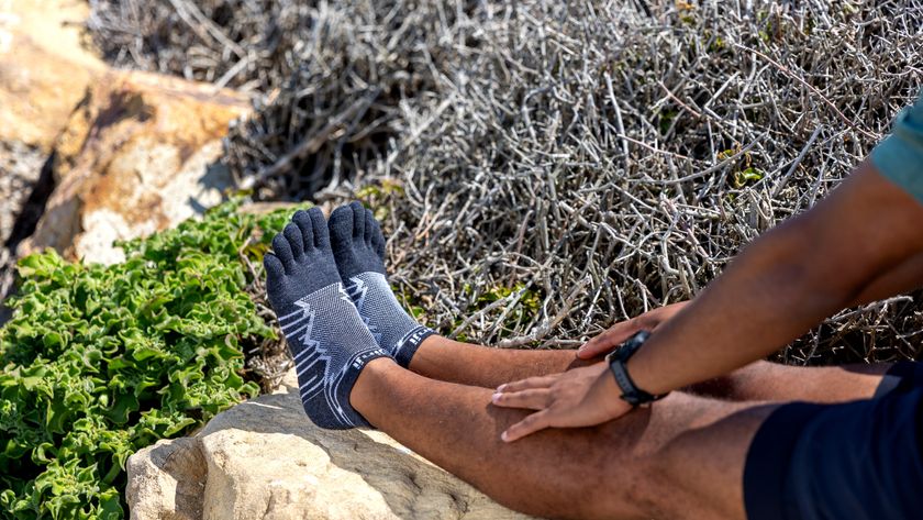 A runner&#039;s feet wearing Ininji toe socks